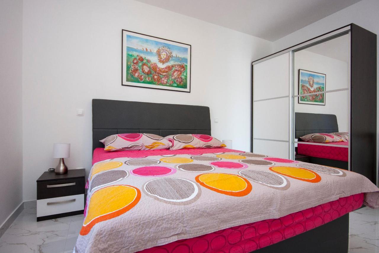 Apartments Osti Rogoznica  Ngoại thất bức ảnh